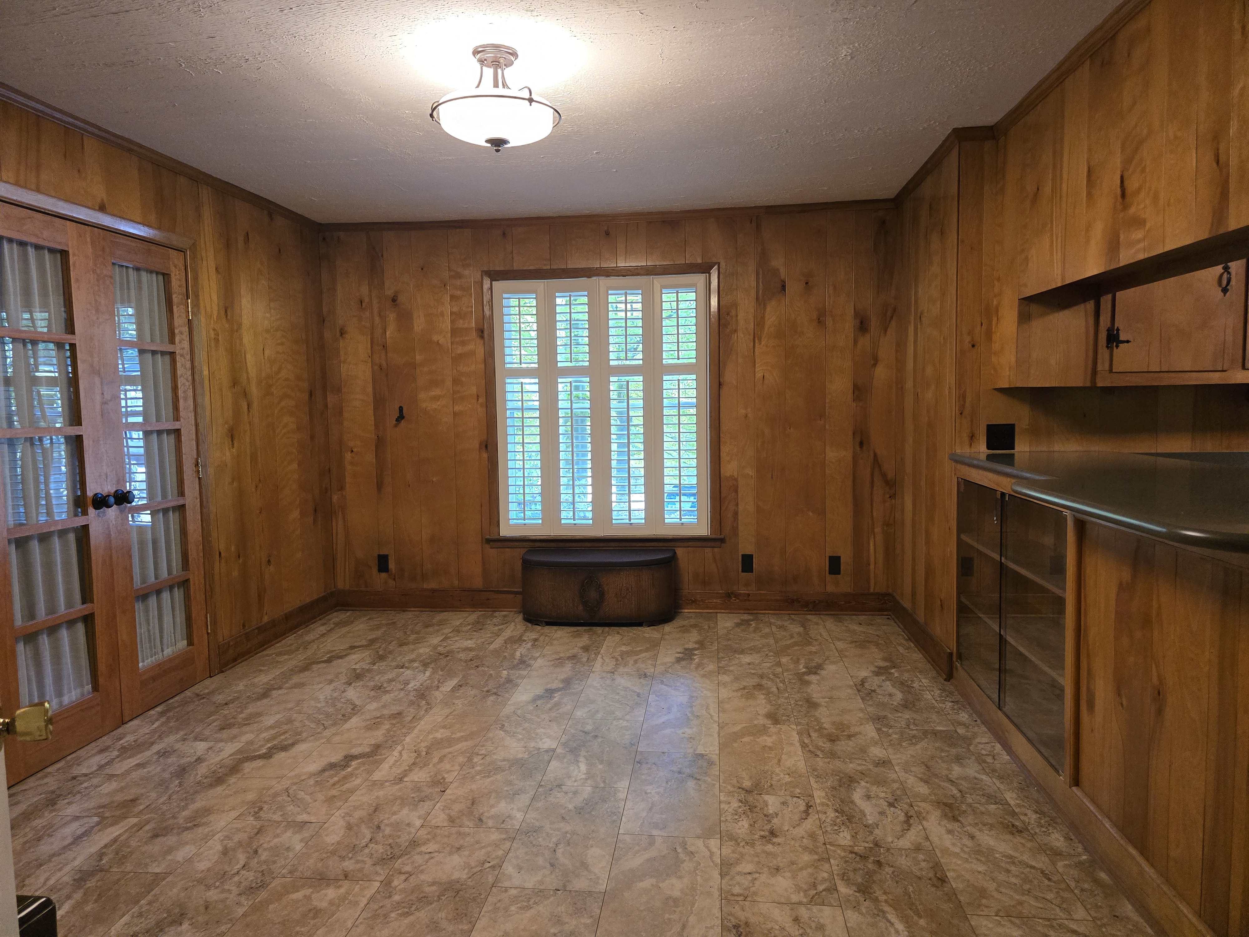 Dining room, pantry