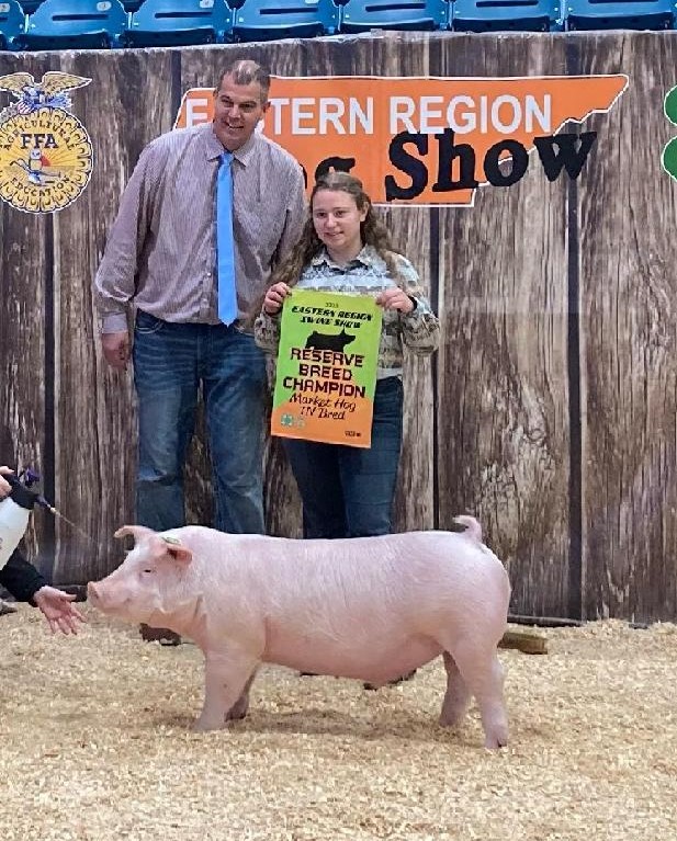 Abigail Henry
2023 TN Eastern Region Swine Show
Reserve Champion 
TN Purebred AOB Barrow