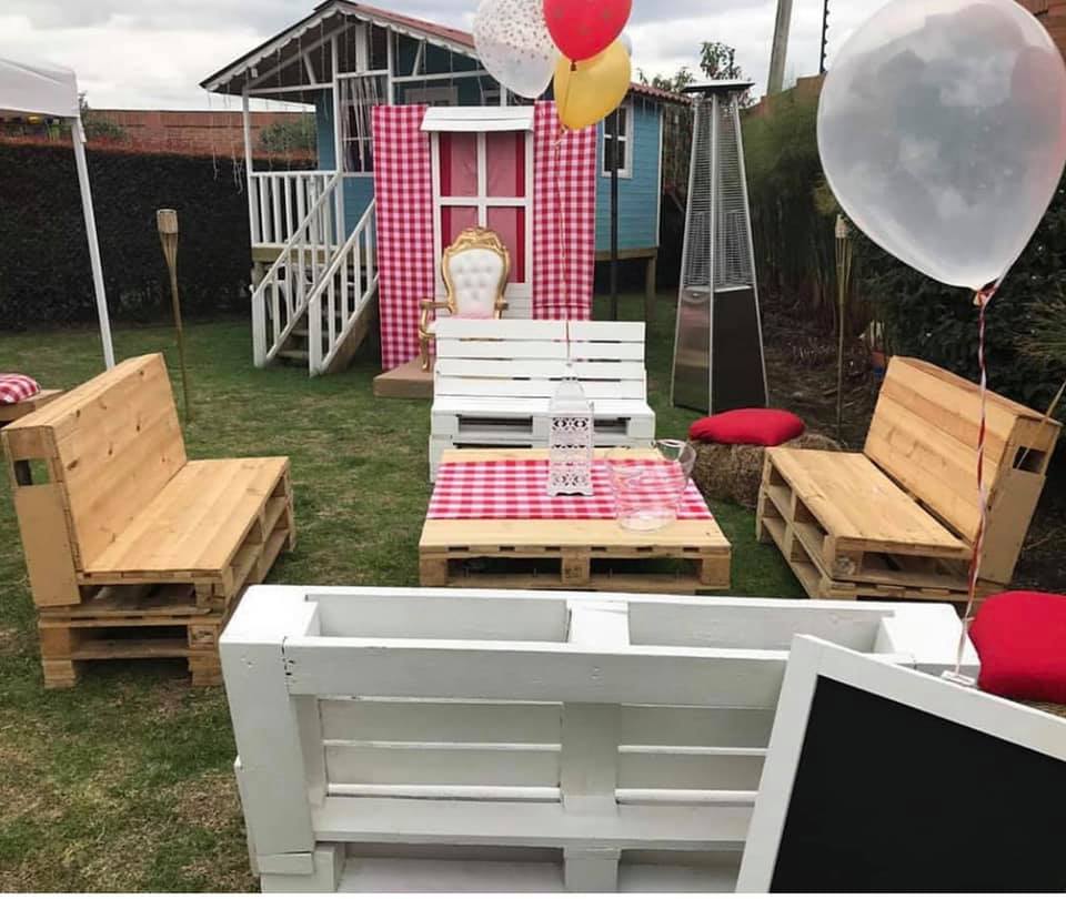 Mueble Estilo Picnic 
$50.000
1.17cm Ancho
63cm Profundidad
88Acm Alto