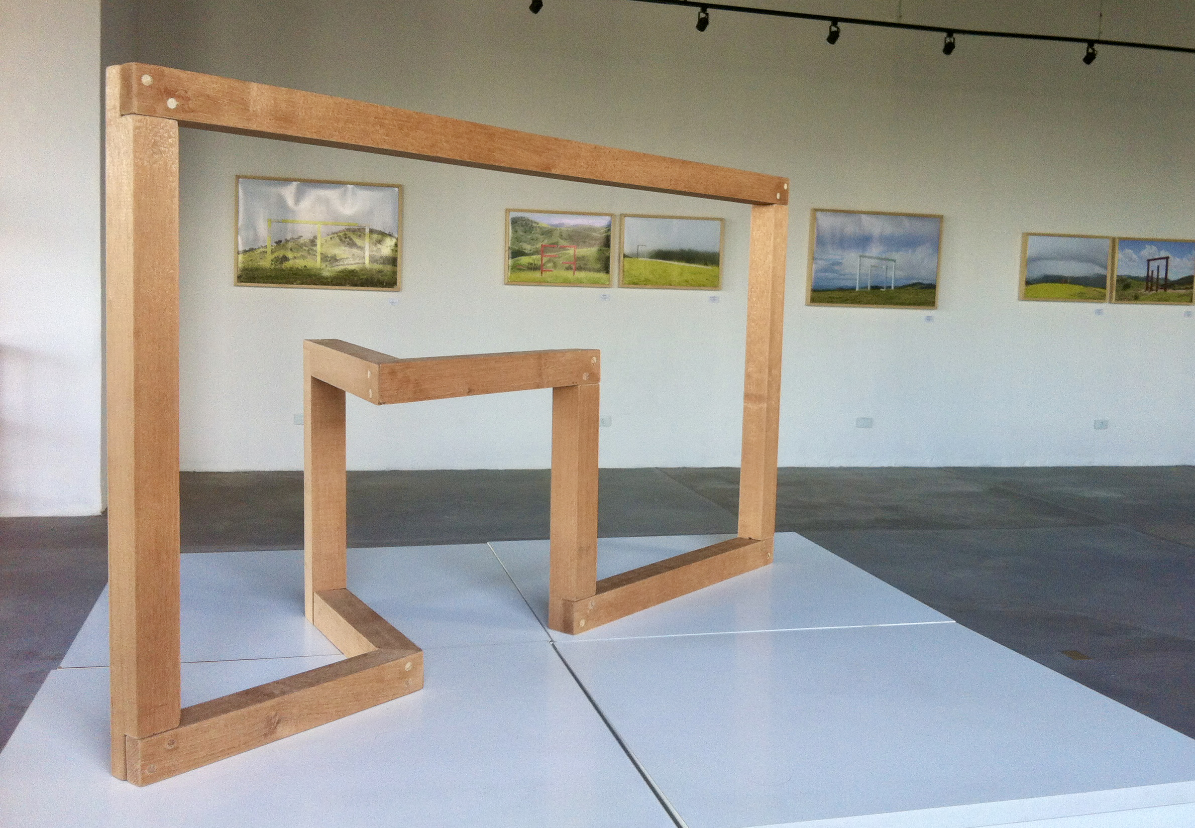 https://0201.nccdn.net/1_2/000/000/088/ec2/radetzki-lov-portal-sculptures---10.jpeg