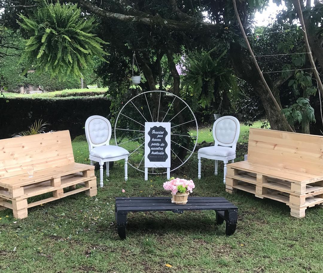 Mueble Estilo Picnic 
$50.000
1.17cm Ancho
63cm Profundidad
88Acm Alto