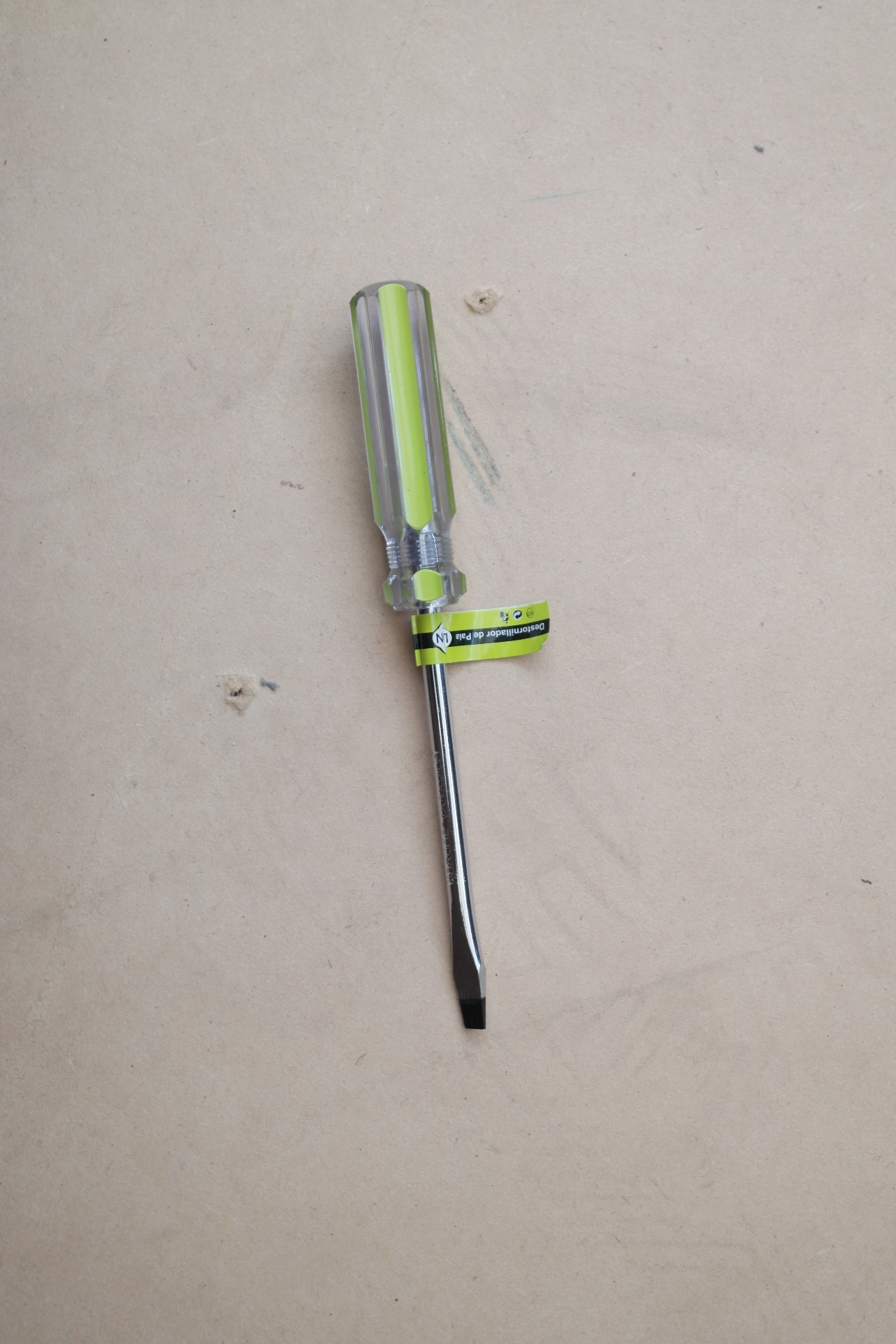 Destornillador Pala
 5x75 mm Mango
 PVC Punta Imanada
Cod:18272