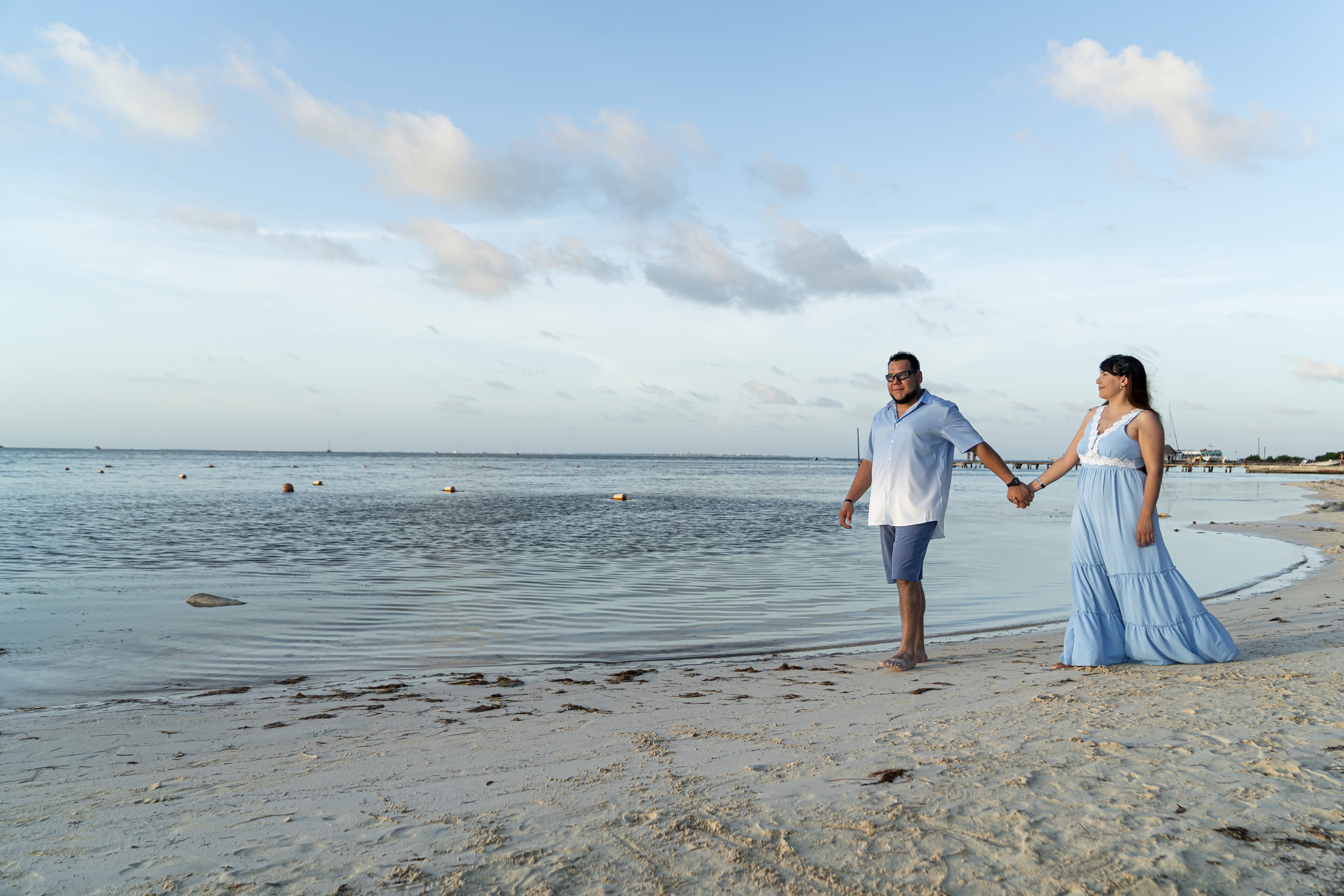 https://0201.nccdn.net/1_2/000/000/089/639/luxartifices-riviera-maya-beach-family-photos0023.jpg