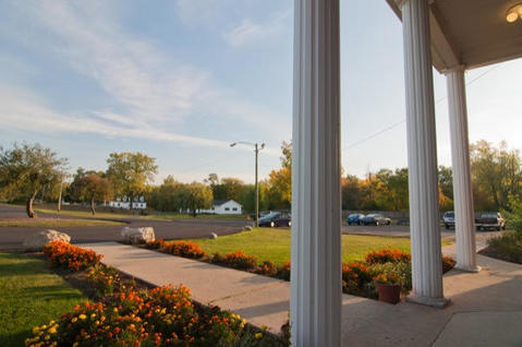 Dayspring Bible College | Mundelein, IL - Campus