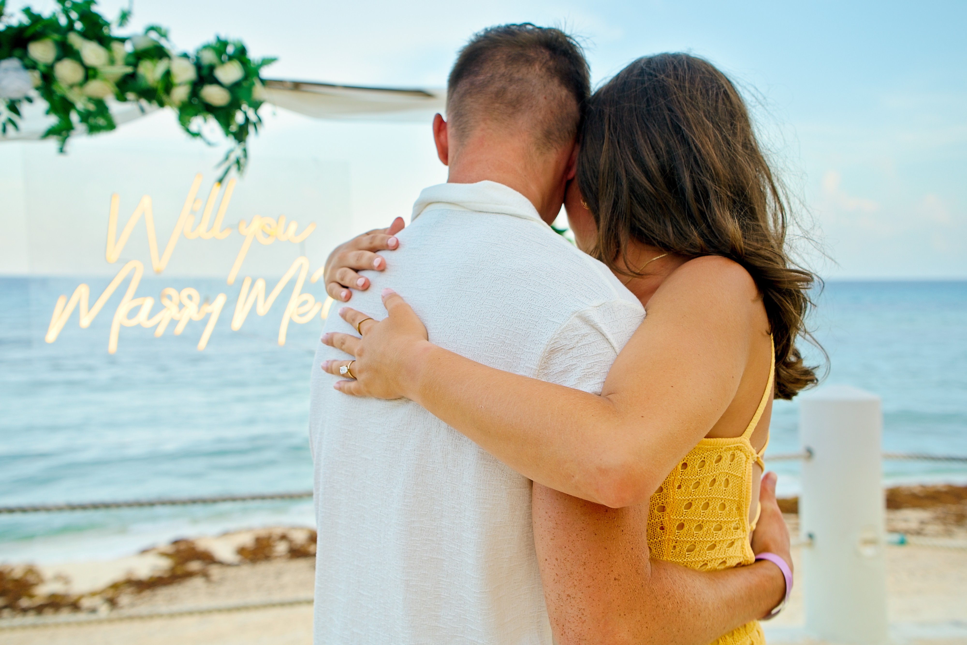 https://0201.nccdn.net/1_2/000/000/08a/84f/engagement-moment-captured-%E2%80%93-proposal-photos7.jpg