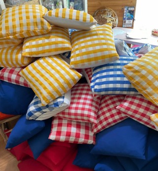 Cojin a Cuadros
Medidas 50x50cm
$5.000 Alquiler