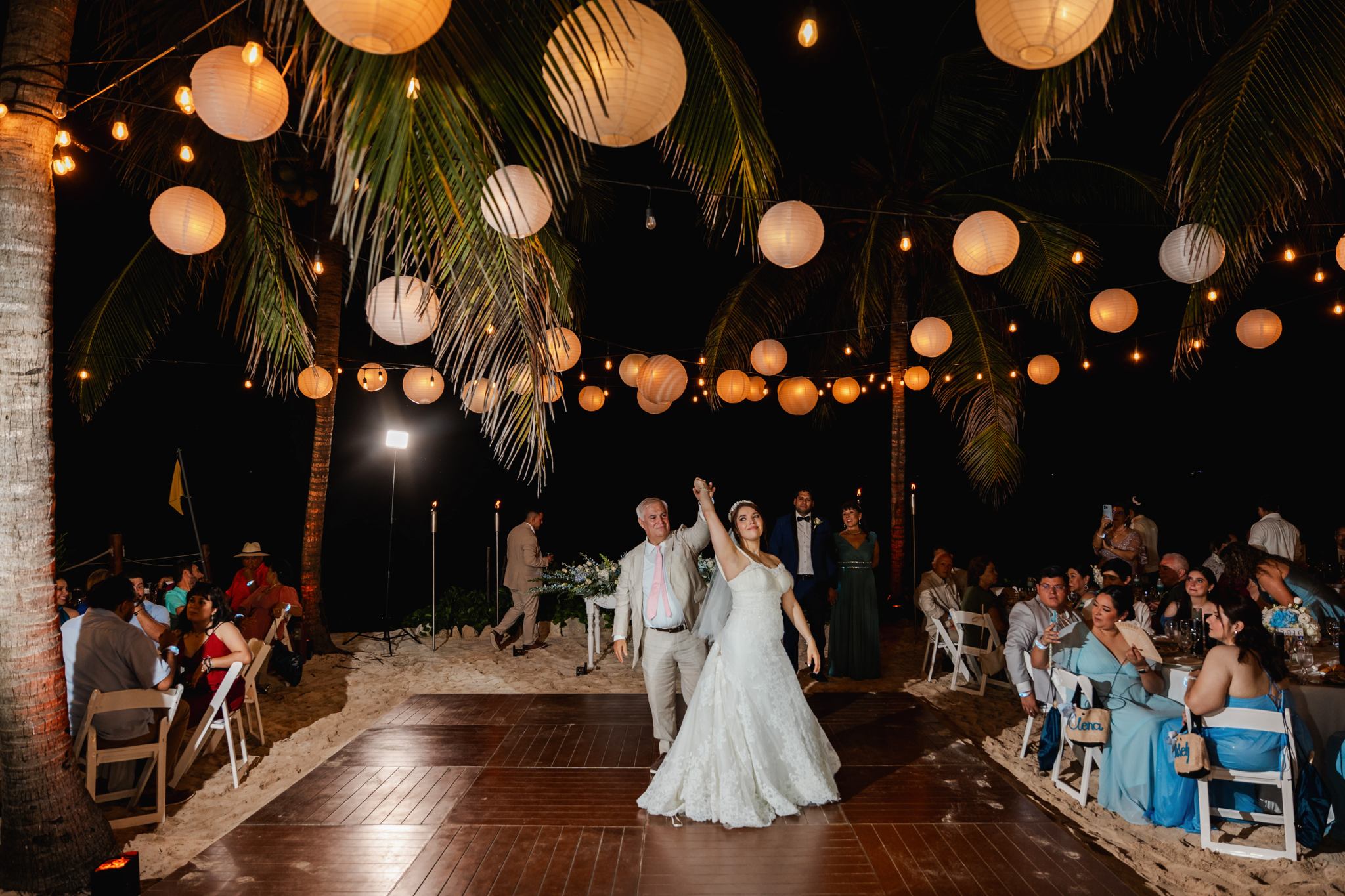 https://0201.nccdn.net/1_2/000/000/08a/bb1/wedding-ocean-riviera-paradise225.jpg