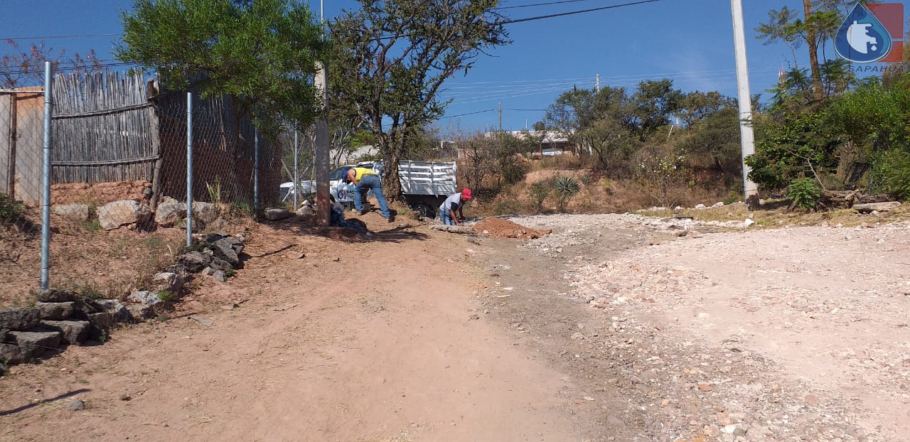 CAMBIO DE VÁLVULA EN CALLE TLAXIACO, COLONIA SAN MIGUEL