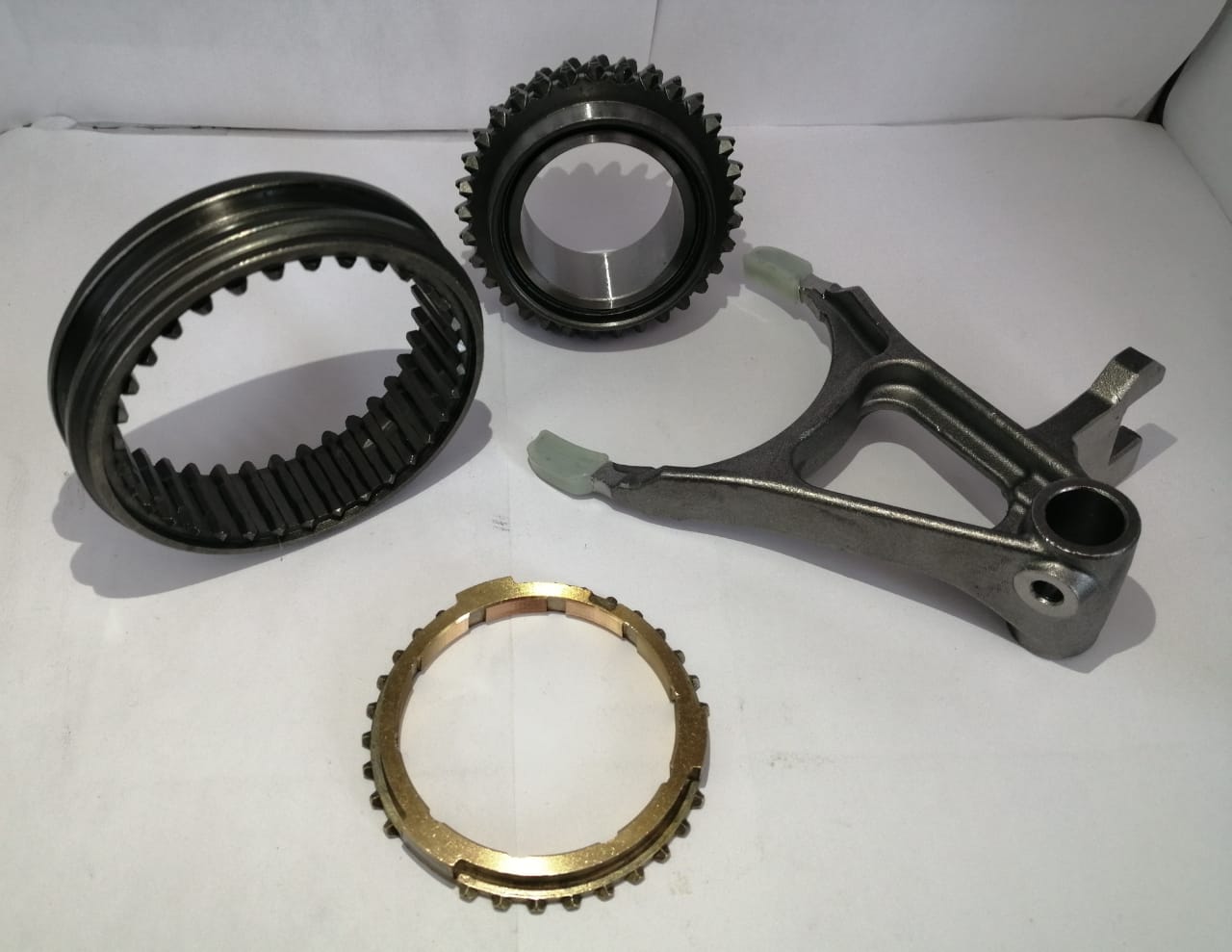 PALIO, RAM 700 
27 Dientes
BRONCE 3ra, SINCRO y HORQUILLA 
$4800