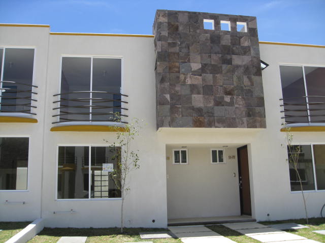 Casa de 2 plantas en Cluster cerrado.
Terreno: 78 m2
Construcción: 92 m2