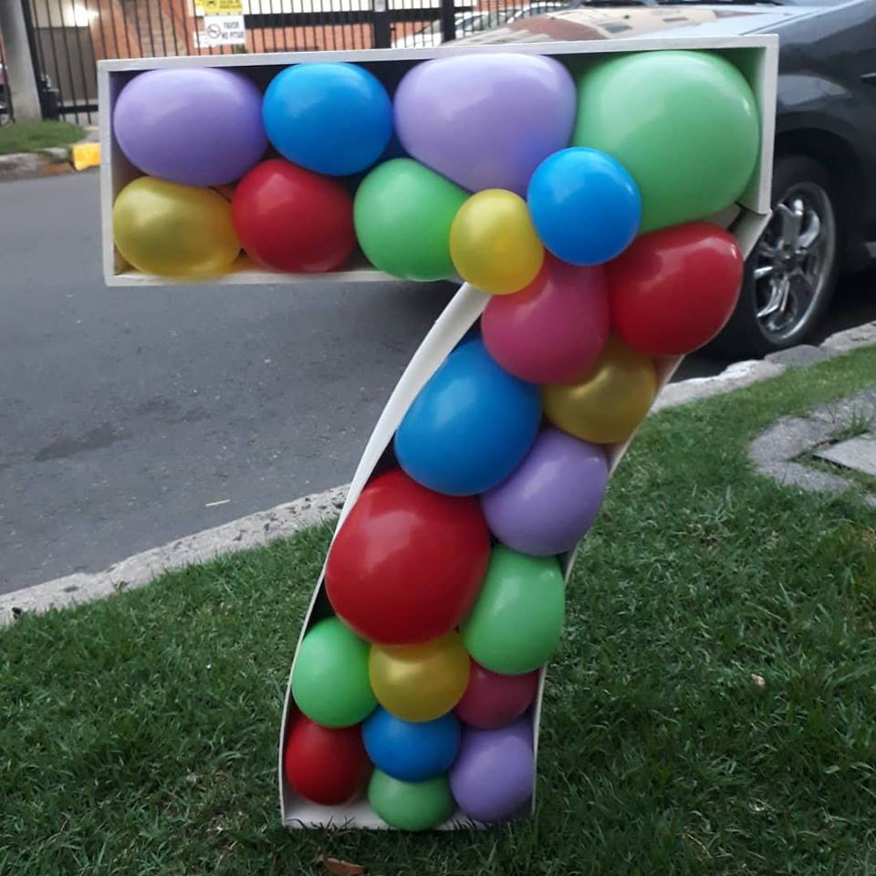 Número 7 Hueco para rellenar con globos
Medidas 80cm de altura
Precio de Alquiler
$ 45.000
* EL COSTO RELLENO CON GLOBOS SE
DEBE CONSULTAR YA QUE LOS PRECIOS
VARÍAN DEPENDIENDO DE LOS GLOBOS QUE DESEE