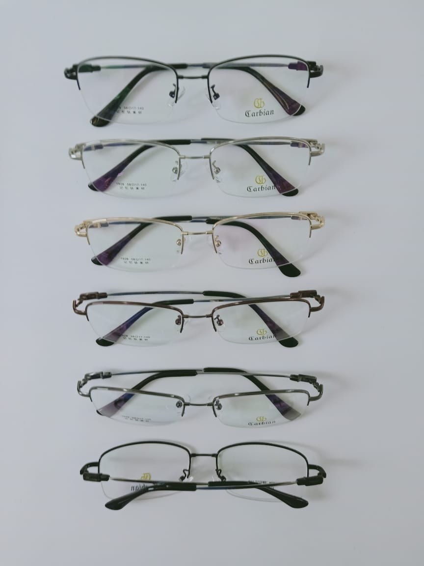 Modelo: 1928
Colores: Gris, Cafe, Plateado, Dorado y Negro