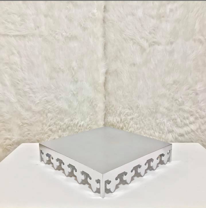 Bases Planas Troqueladas
Color Plateado
Medias: 30cm X 30cm 
$20.000