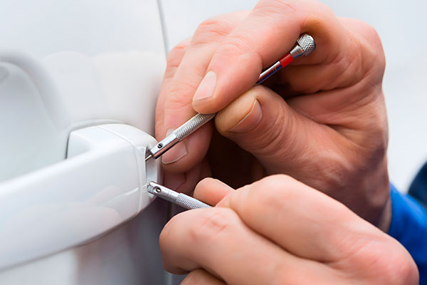 Lockpicker To Open Car Door