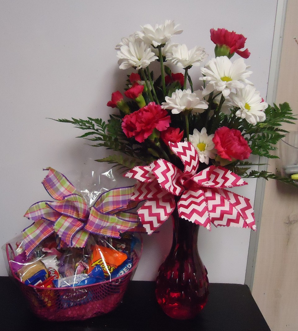 (17) "Fresh" Mix Vase
W/ Goodie Basket
$60.00