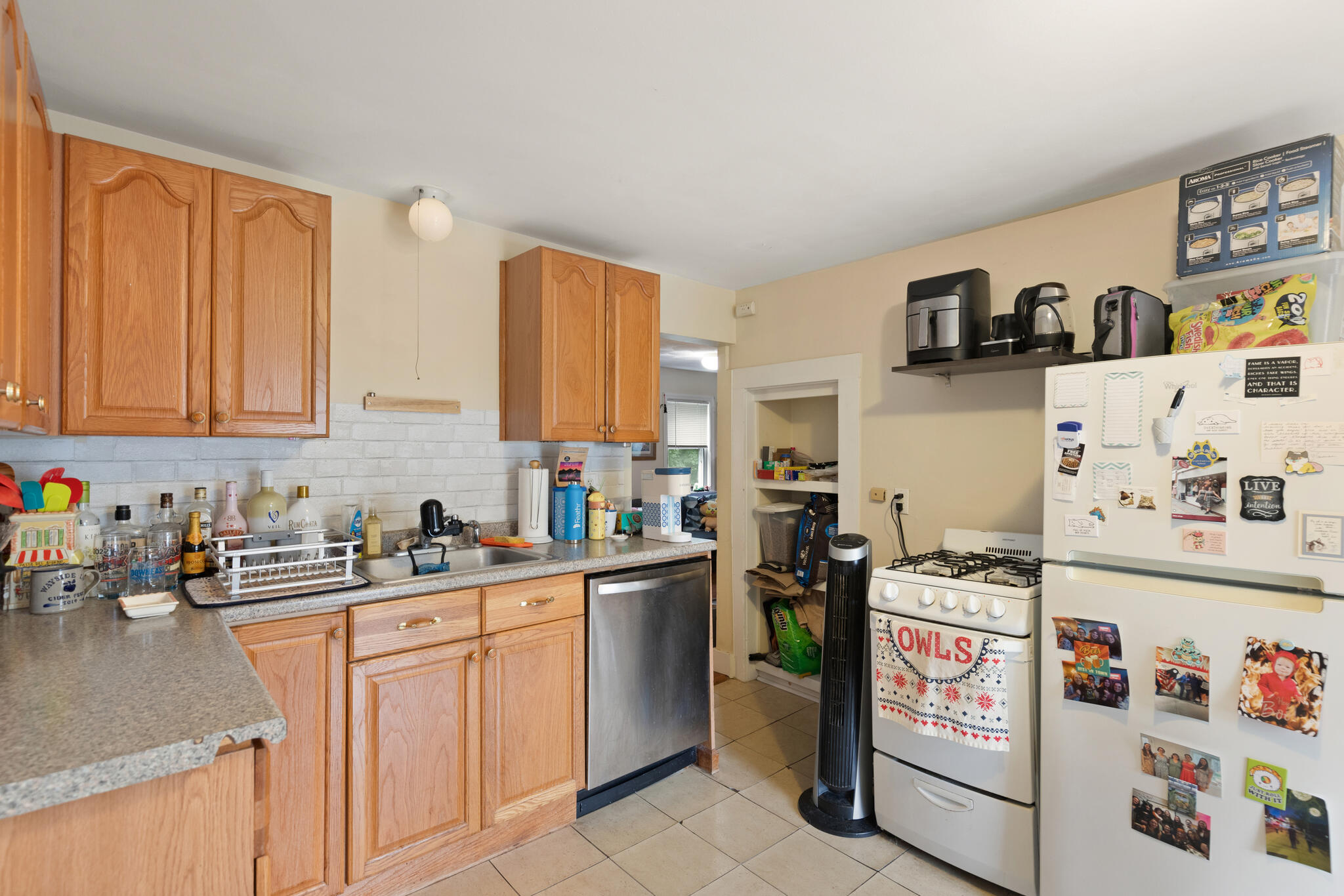 https://0201.nccdn.net/1_2/000/000/08f/fb4/7-bridge-st-danvers-ma-01923-usa-014-022-kitchen3-mls_size.jpg
