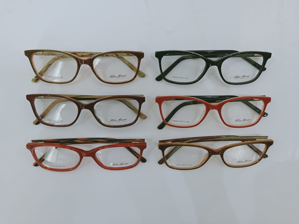 Modelo: A3050
Colores: Negro, Rojo, Cafe