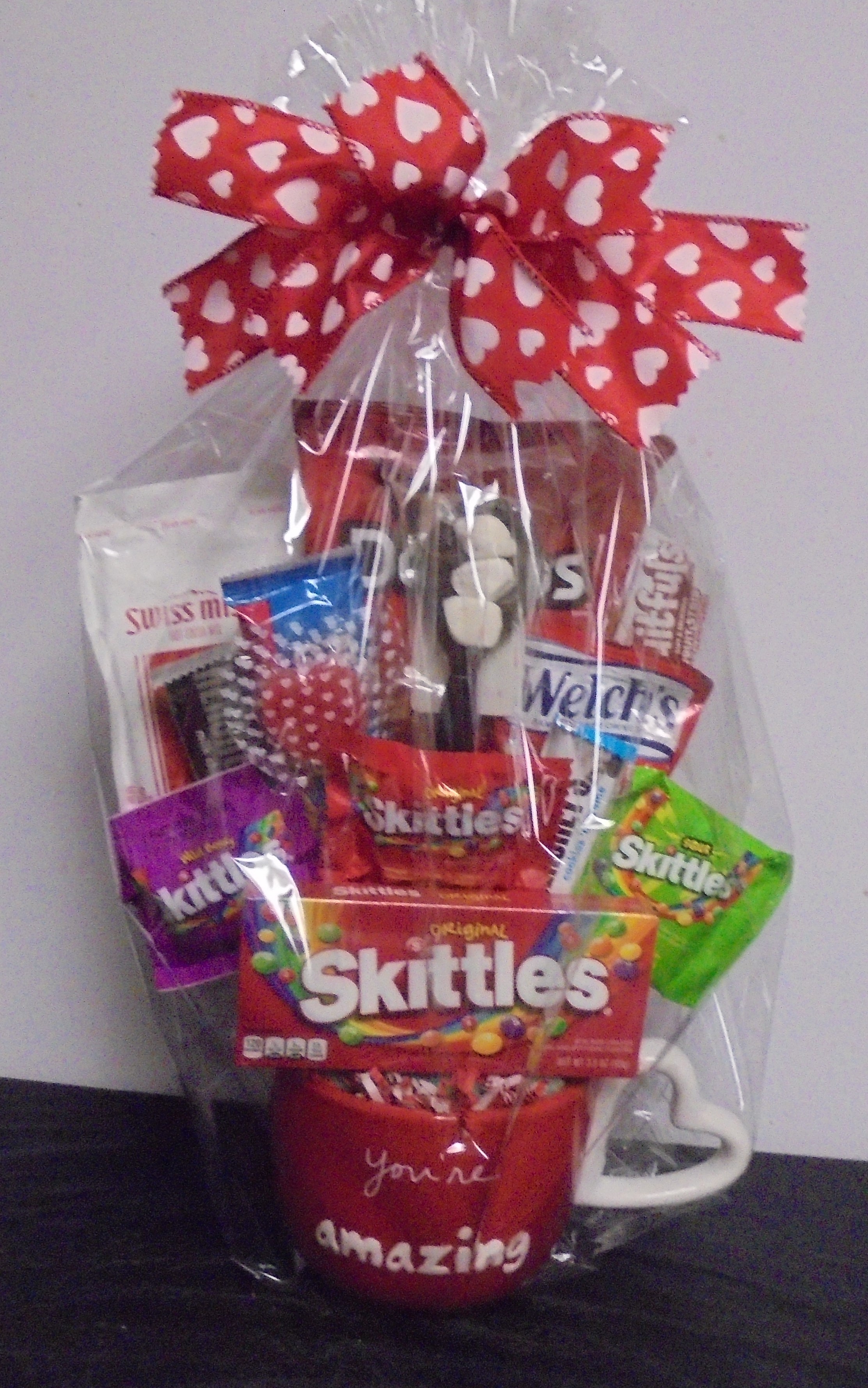(8) "Valentine" Mug Candy Bouquet
$35.00