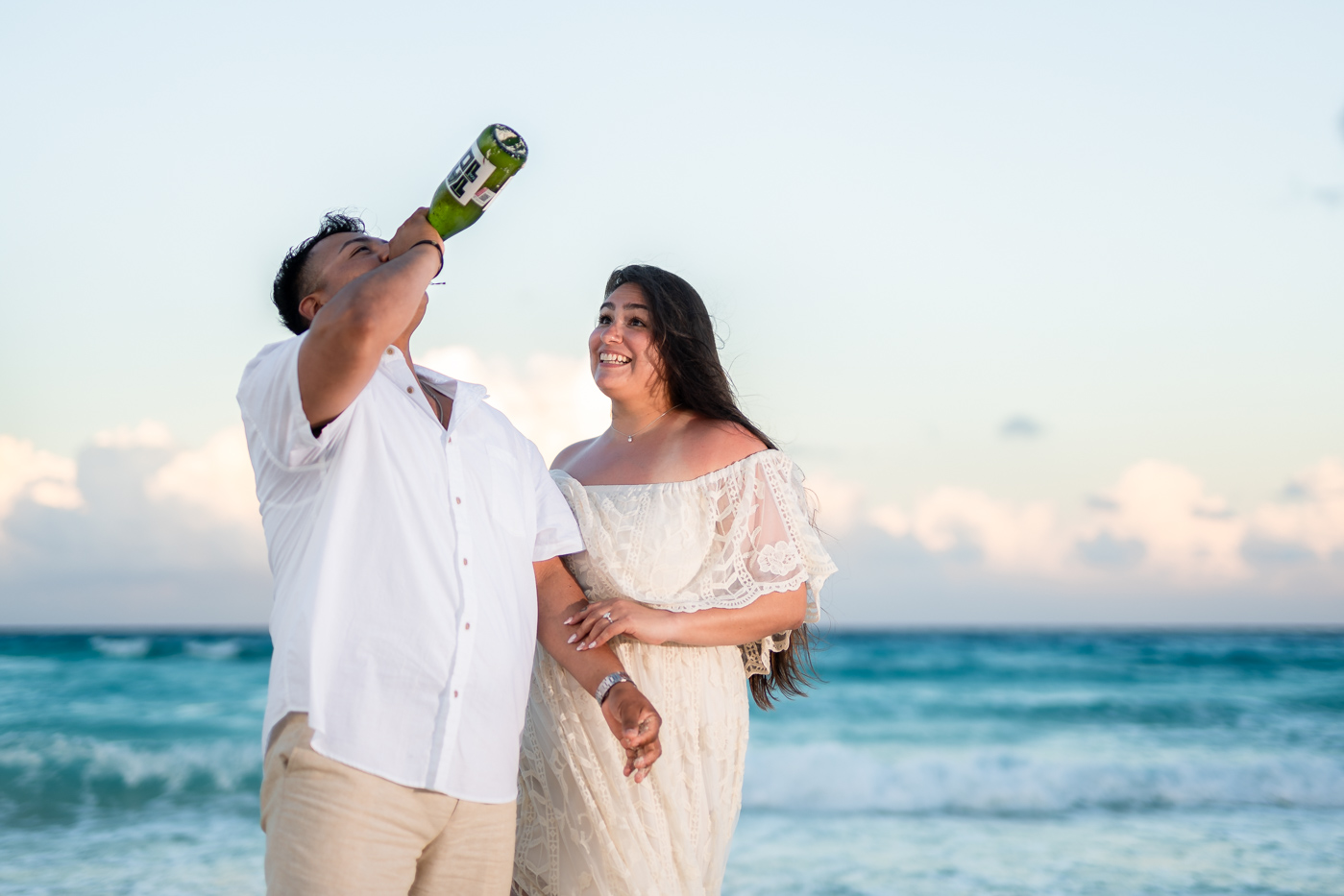 https://0201.nccdn.net/1_2/000/000/092/375/romantic-mariachi-proposal-in-cancu%CC%81n106.jpg