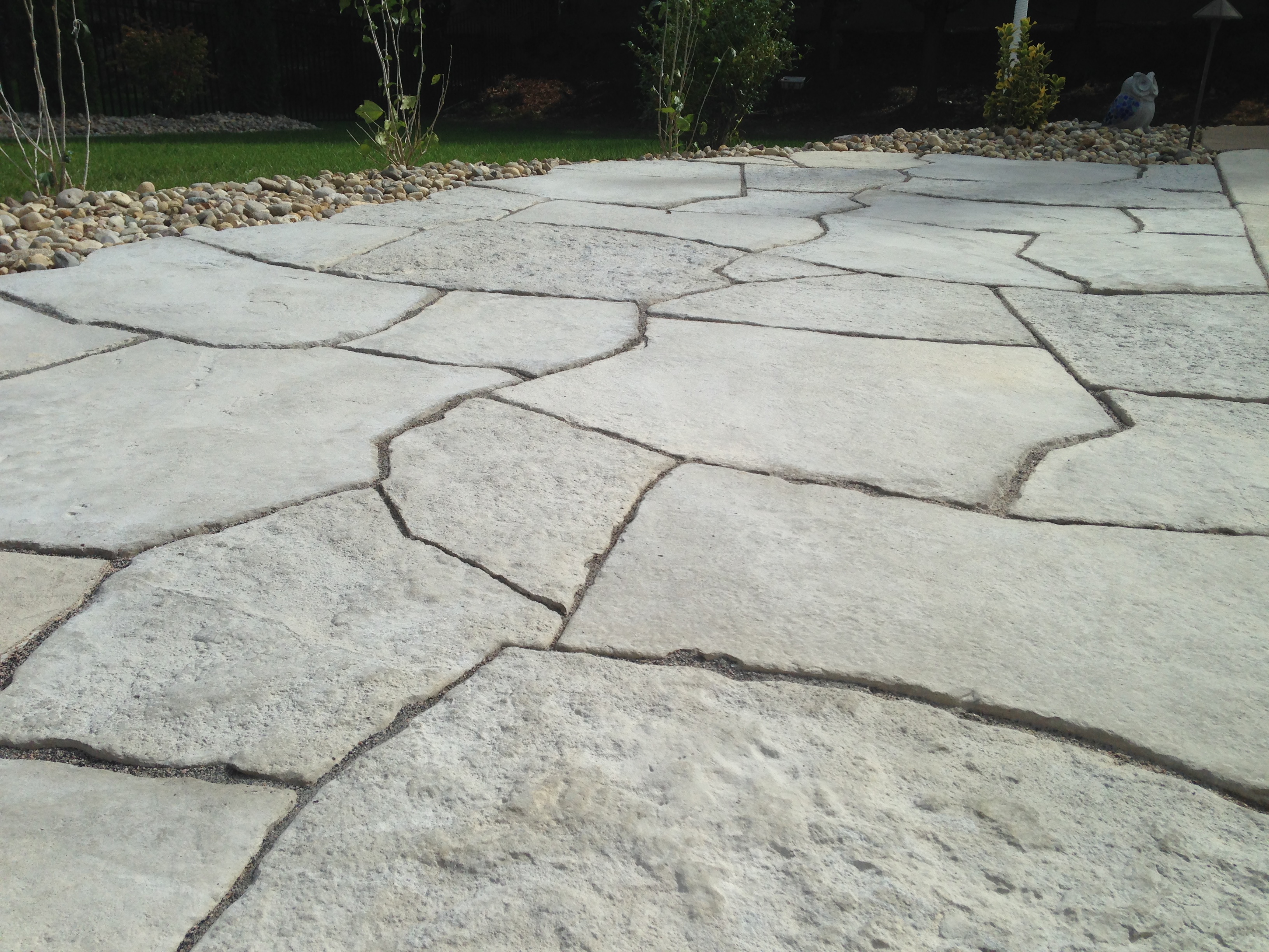 https://0201.nccdn.net/1_2/000/000/092/a31/grand-flagstone-cedar-creek--3-.jpg