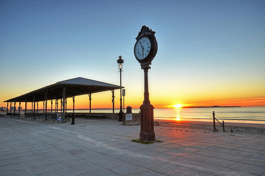 https://0201.nccdn.net/1_2/000/000/093/132/revere-beach-clock-at-sunrise-revere-ma-toby-mcguire.jpg