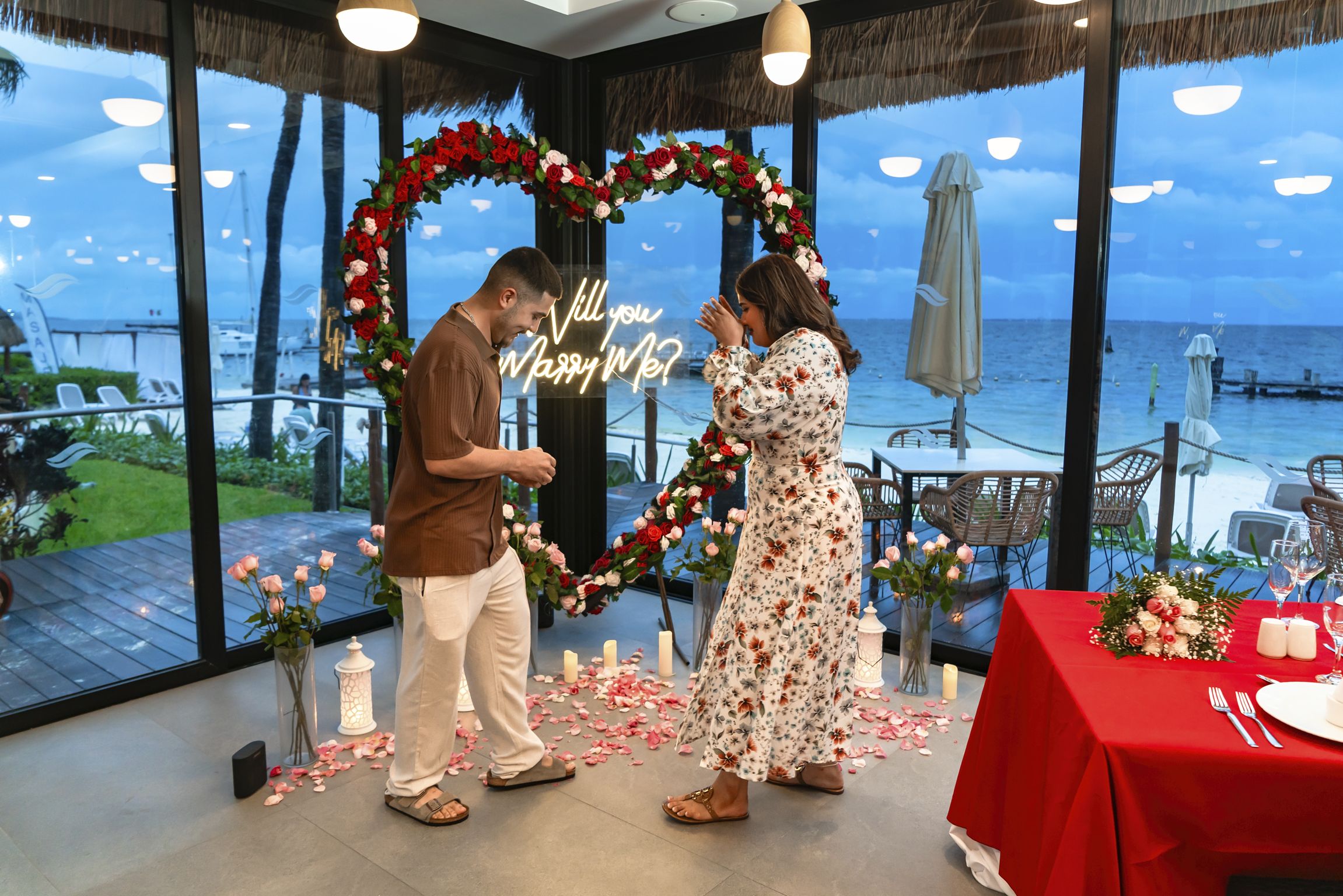 https://0201.nccdn.net/1_2/000/000/093/411/contratar-foto%CC%81grafo-de-pedida-en-cancu%CC%81n-luxury-engagement-ph.jpg