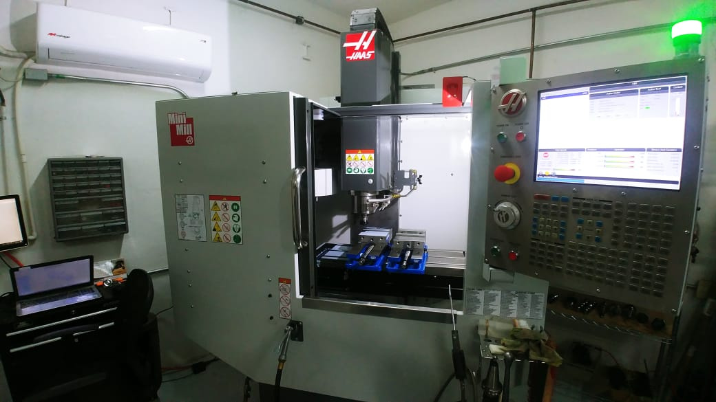 MISIÓN
•En DIMAPRO nos aseguramos que el cliente reciba productos de alta calidad
 que sobrepasen las necesidades actuales y futuras, así como el cumplimiento 
en tiempos de entrega mostrando ética y responsabilidad en nuestros procesos.