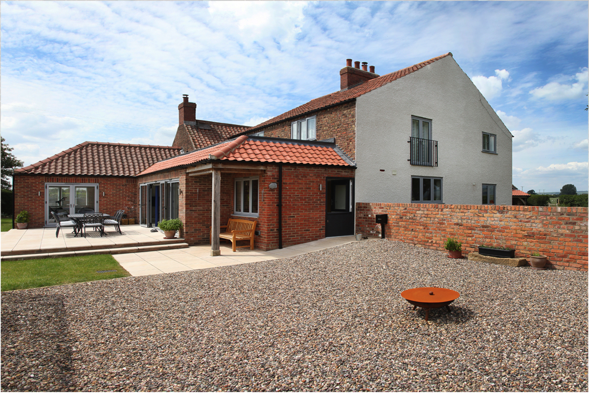 https://0201.nccdn.net/1_2/000/000/093/f38/0025-lilac-farm-house_01.jpg