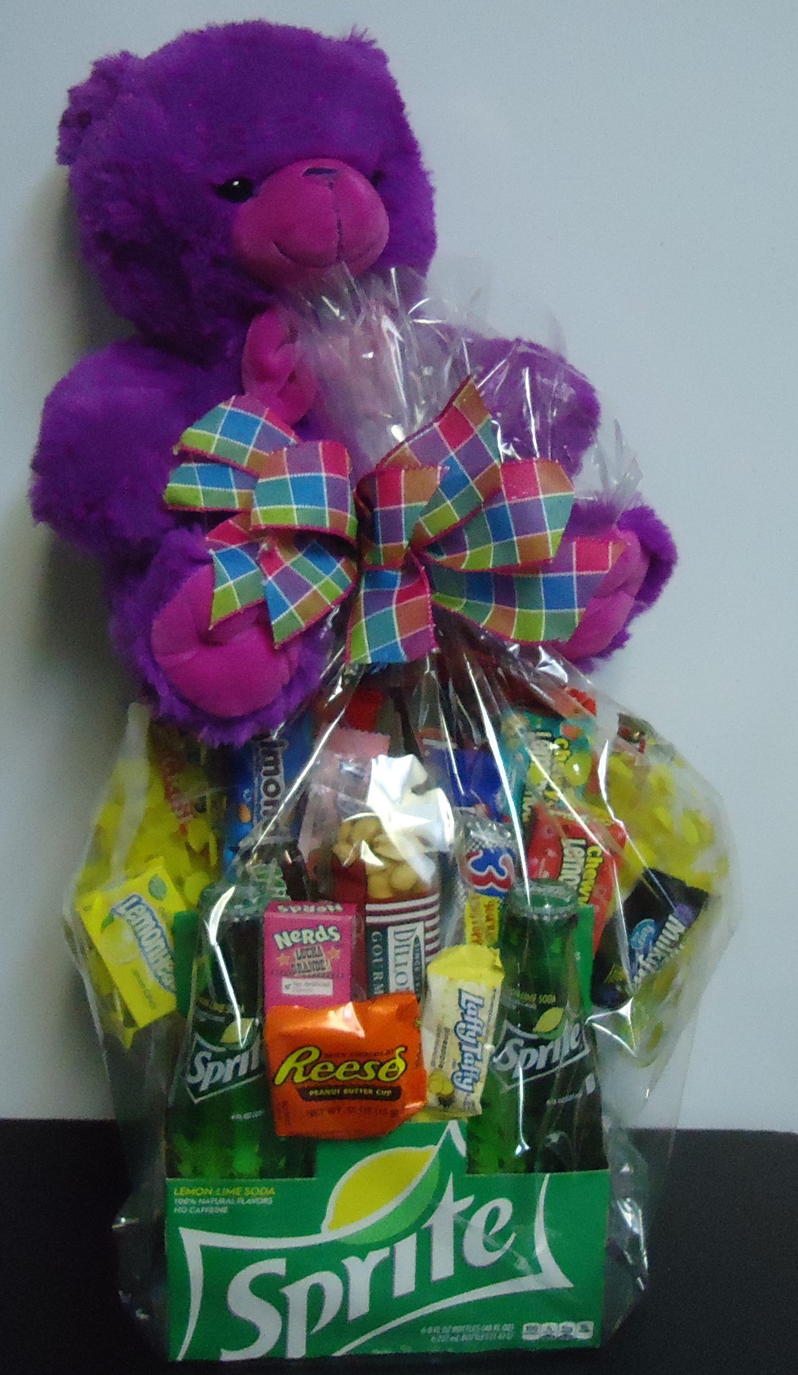 
&quot;Sprite&quot; Drink Box W/ Candy &amp; Bear
$35.00
(Drinks May Vary)