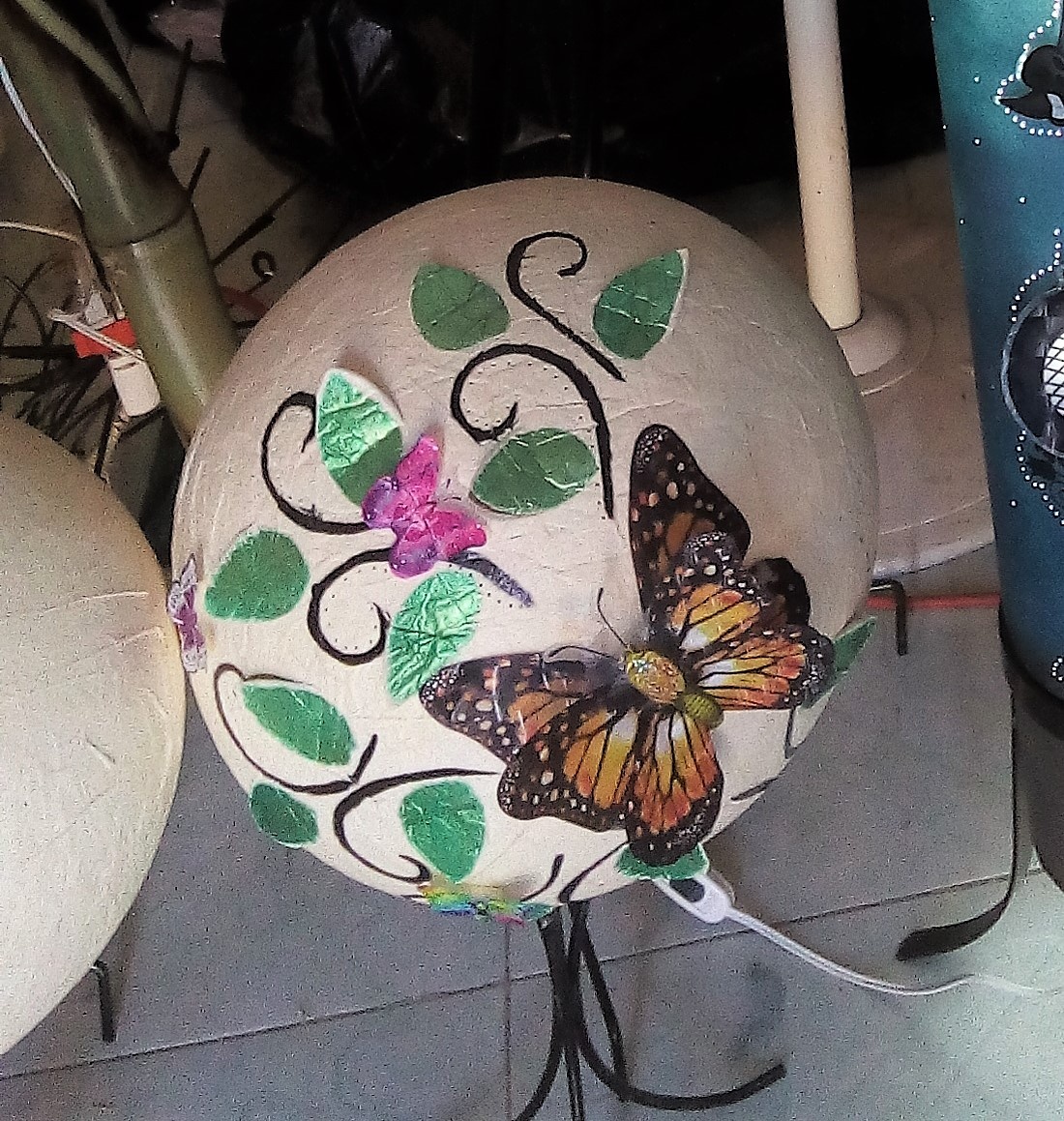 https://0201.nccdn.net/1_2/000/000/094/a7e/Lampara-mariposa-1100x1159.jpg