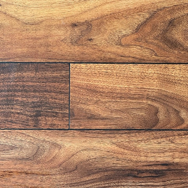 Piso laminado Terza Superb-American Walnut
