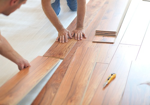Installing laminate flooring