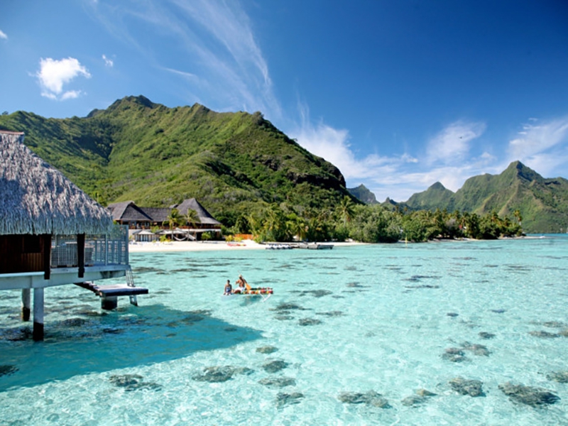 https://0201.nccdn.net/1_2/000/000/095/d99/moorea-overwater-bungalows.jpg