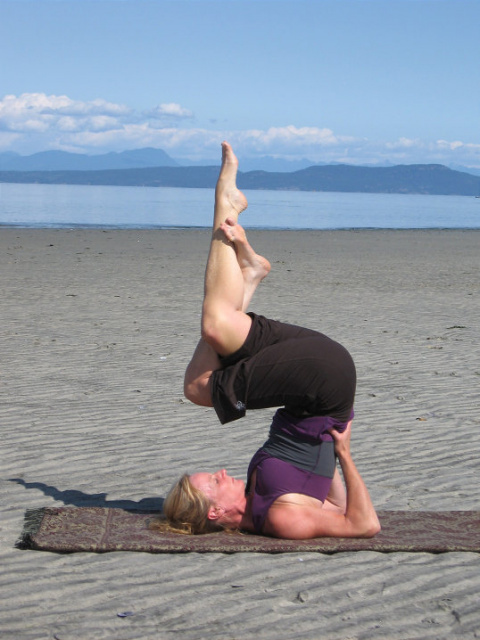 Sarvangasana Garudasana - Shoulder Stand with Eagle Legs