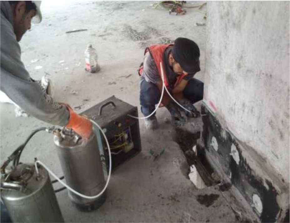 Refuerzo de columnas de acero e inyección de epoxico