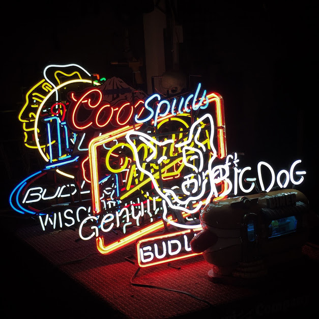 https://0201.nccdn.net/1_2/000/000/097/651/beersigns-627x627.jpg