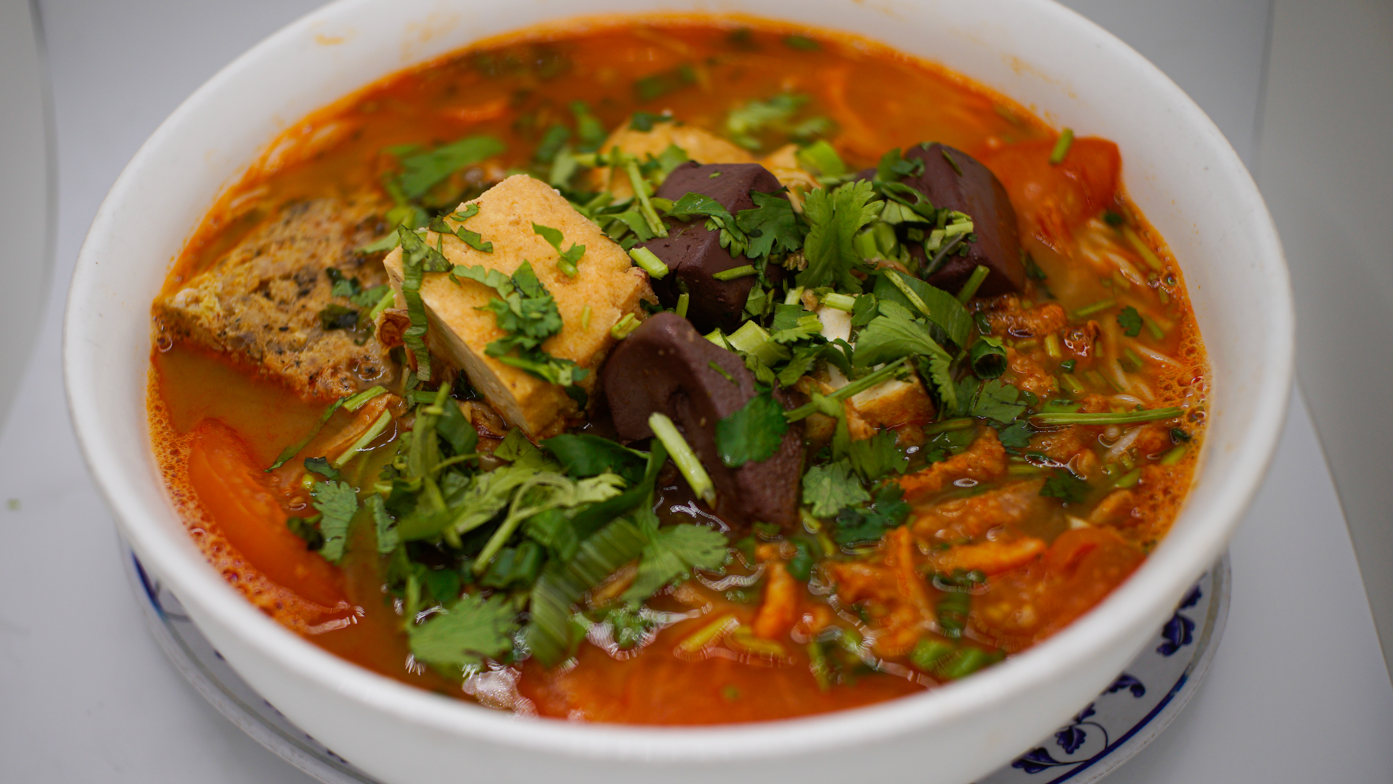 2S.  BUN RIEU 