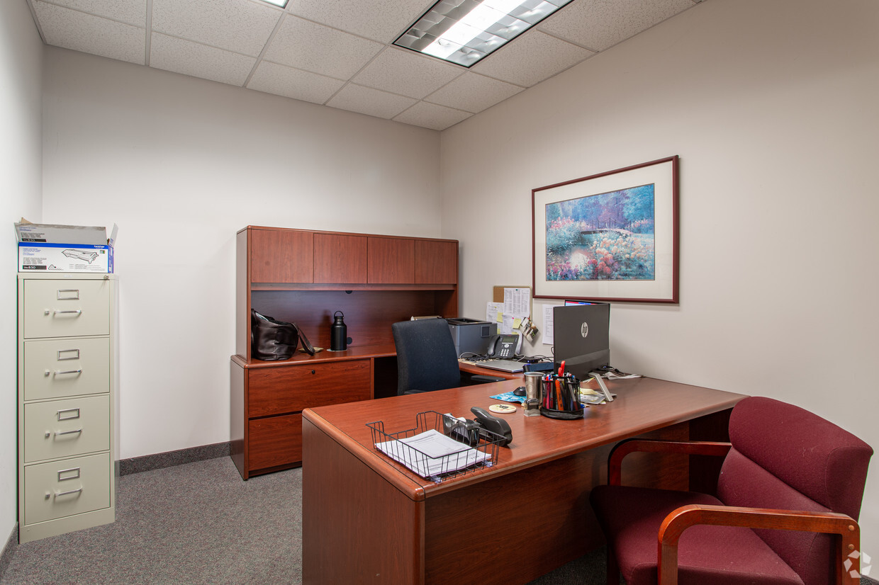 https://0201.nccdn.net/1_2/000/000/098/166/ff-office-cs-1.jpg