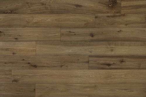 Valensole Collection Dixon
LUXURY FLOORING
5/8” x 7.5” - 4MM TOP LAYER - LENGTHS TO 6.23’
60% FULL LENGTH
EUROPEAN WHITE OAK