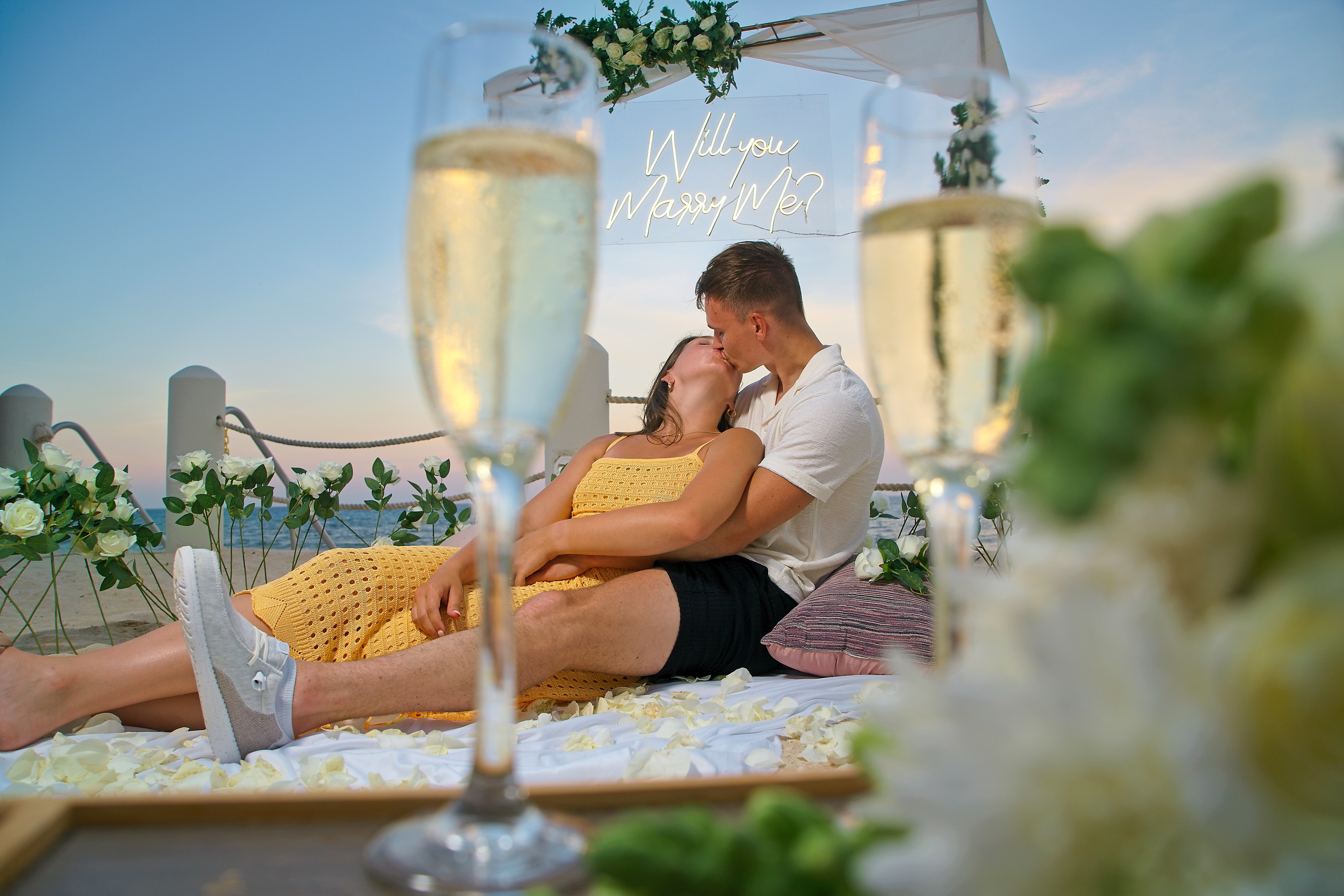 https://0201.nccdn.net/1_2/000/000/098/887/engagement-moment-captured-%E2%80%93-proposal-photos53.jpg
