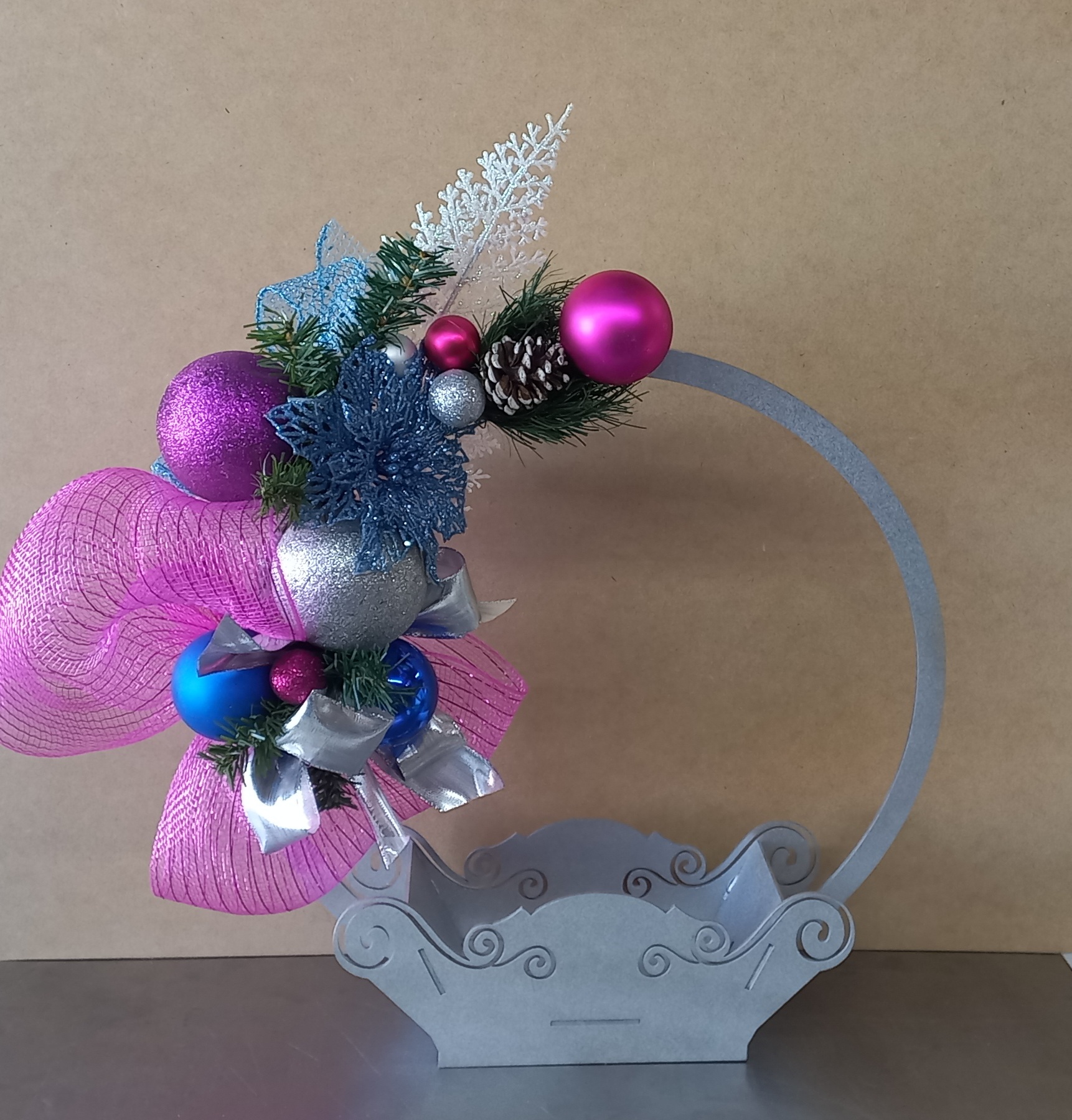 29 x 15 x 11 cm
Aro 40 cm diámetro