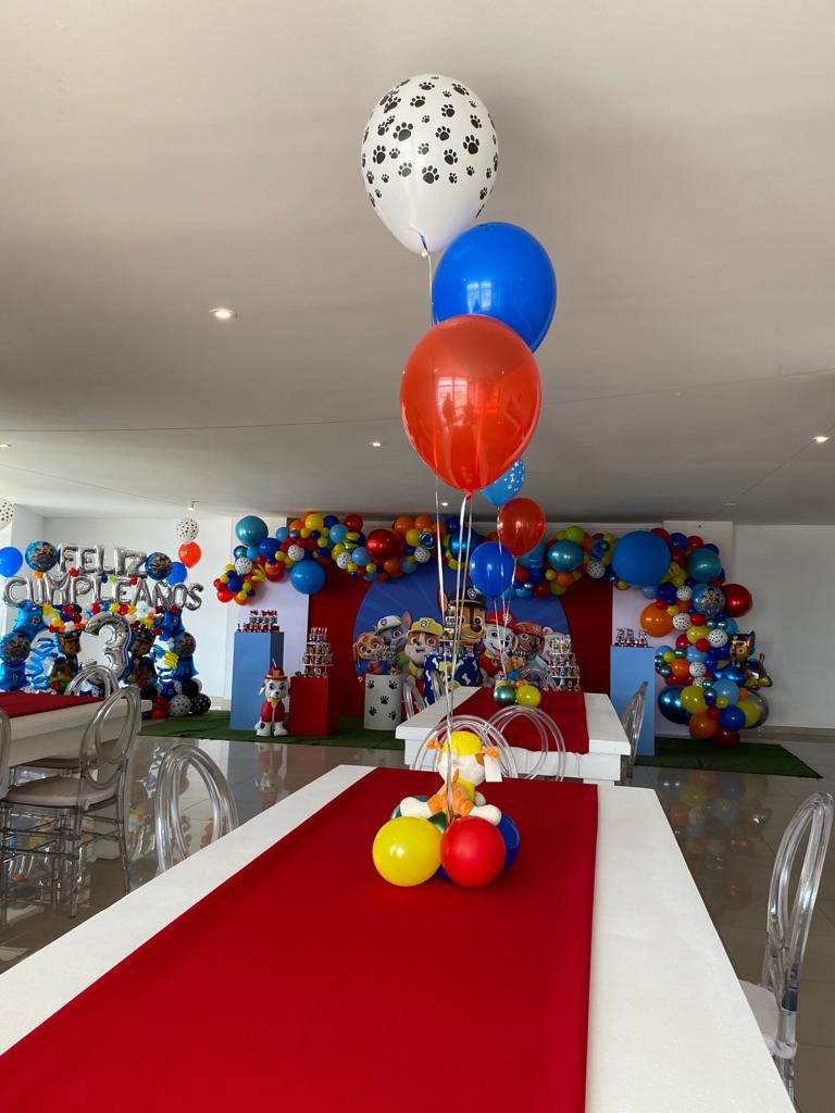 Mesa Rectangular de Madera Blanca
Medidas: 2.20m x 1m
$90.000
sin silla