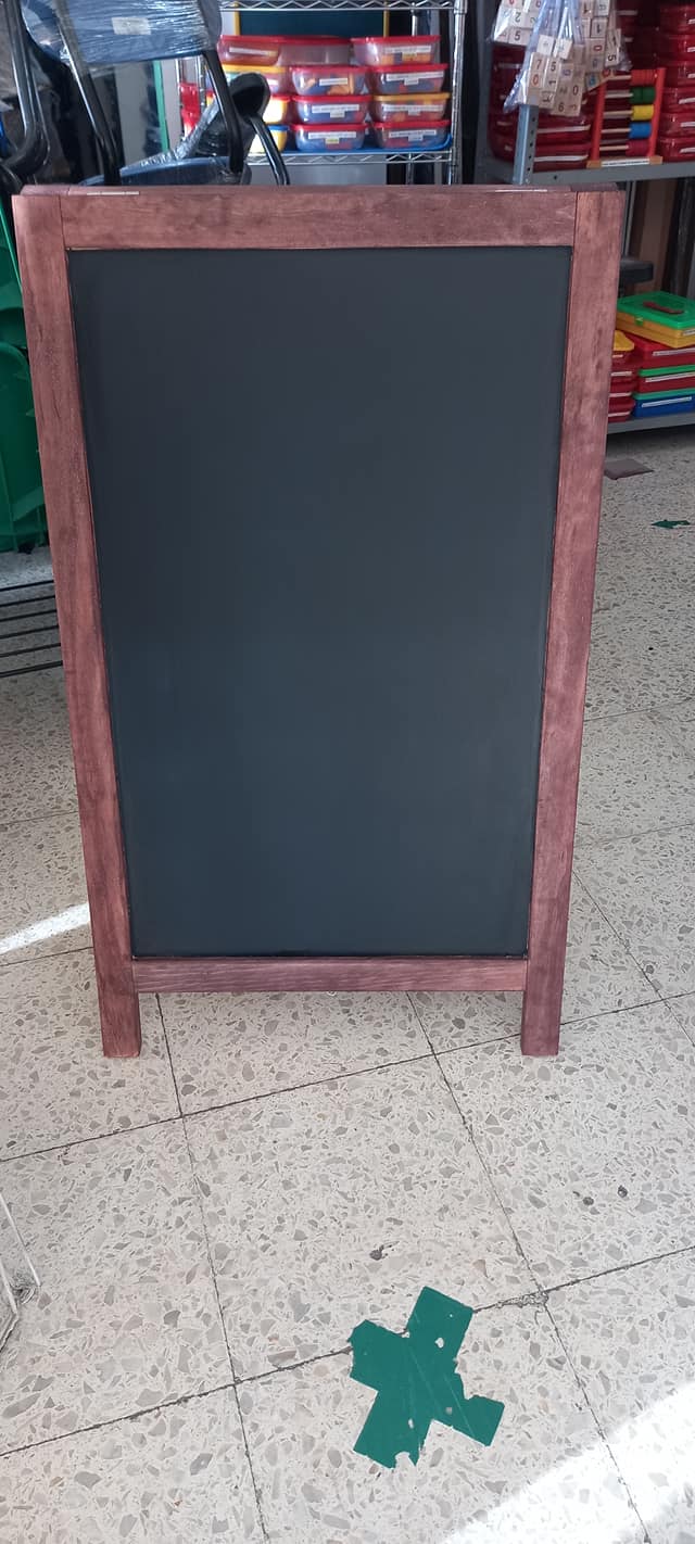 Pizarron para letrero en negro