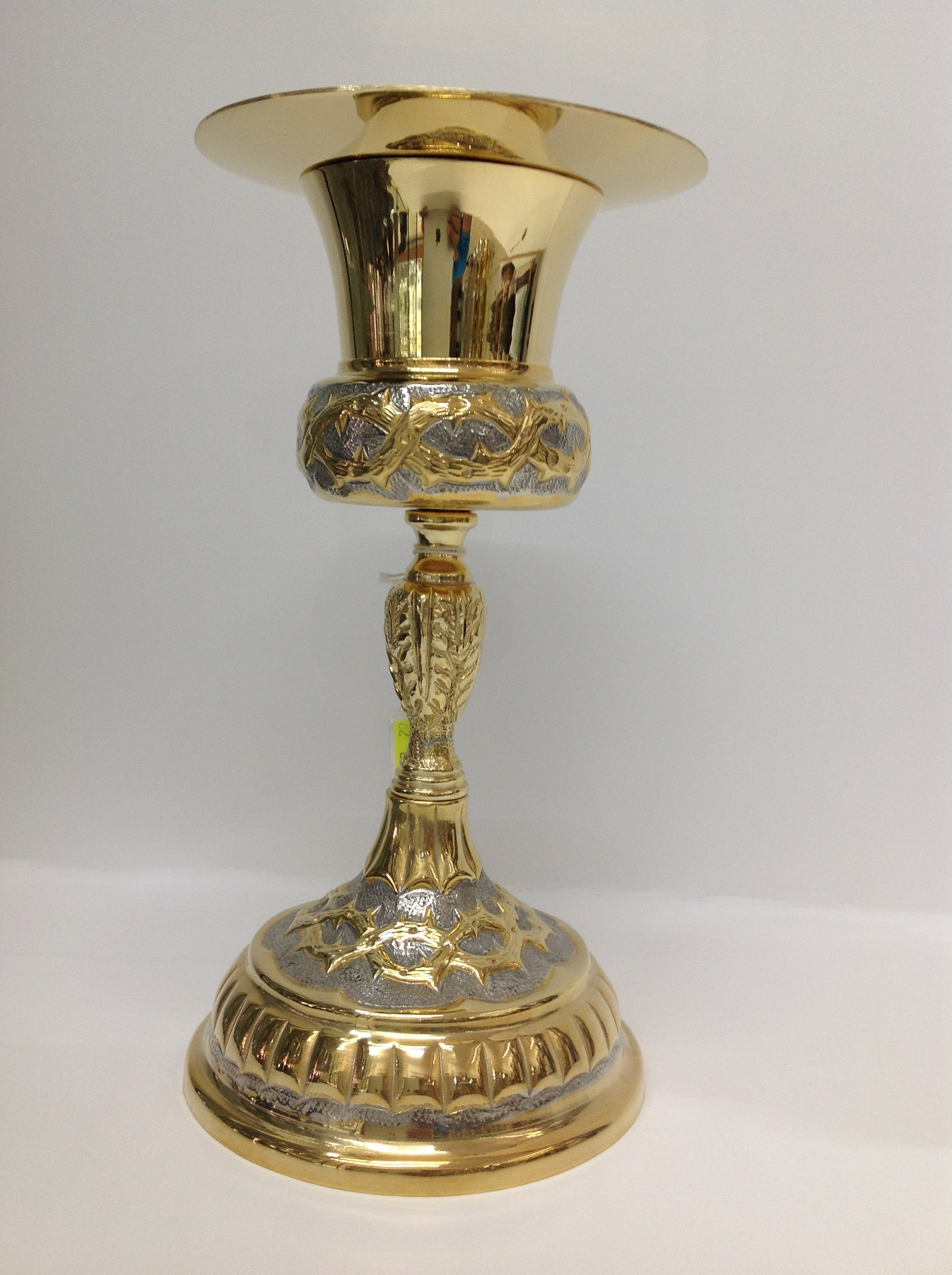 CALIZ EN CHAPA COMBINADO DISEÑO DE CORONA DE ESPINAS

preguntar por existencias.