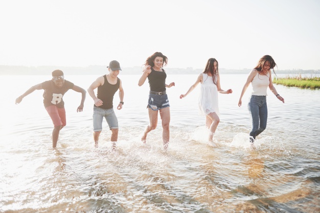 https://0201.nccdn.net/1_2/000/000/09c/5a1/amigos-playa.jpg