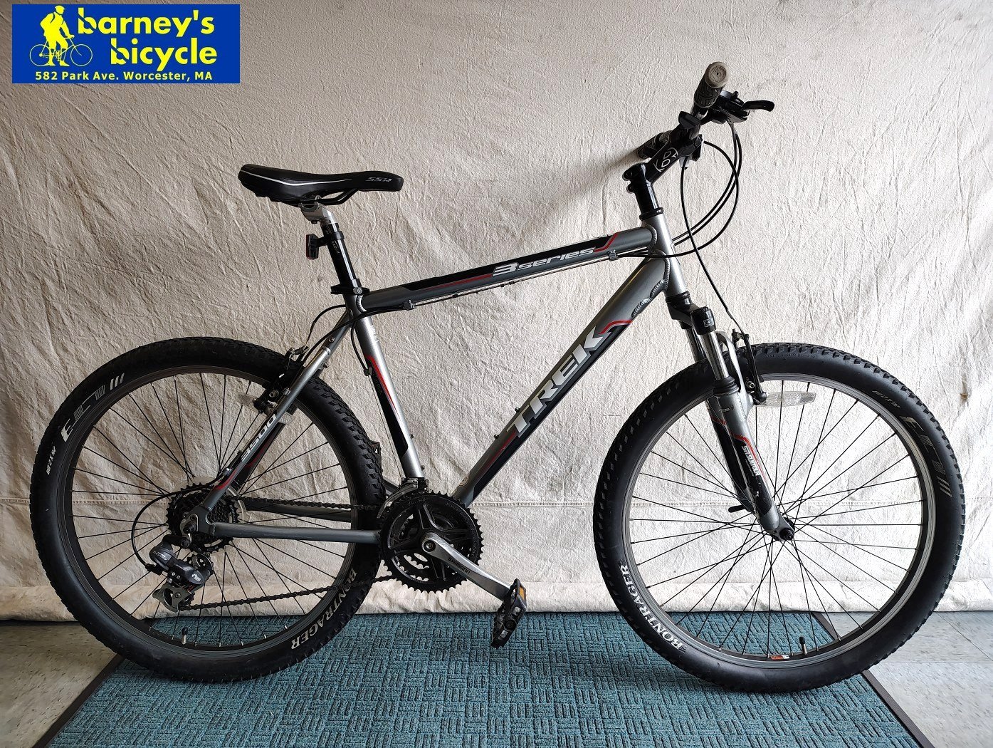 Trek 3500
Frame Size: 19.5" LG / Rider Height: 5'9-6'0
Price: $419.00 (Professionally Tuned)
