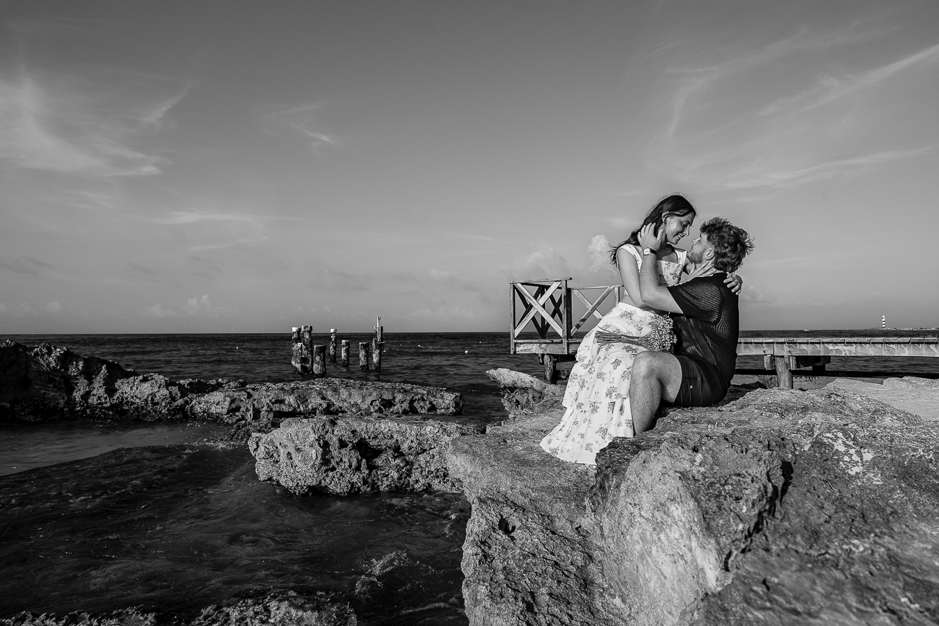 https://0201.nccdn.net/1_2/000/000/09d/7e4/romantic-proposal-in-cancun-sunset--riu-palace-las-americas-canc.jpg