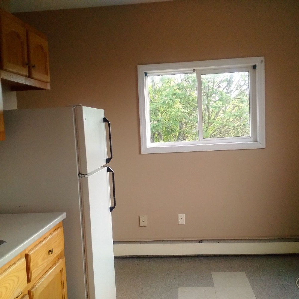 59 McLaughlin Cr.#1 Kitchen