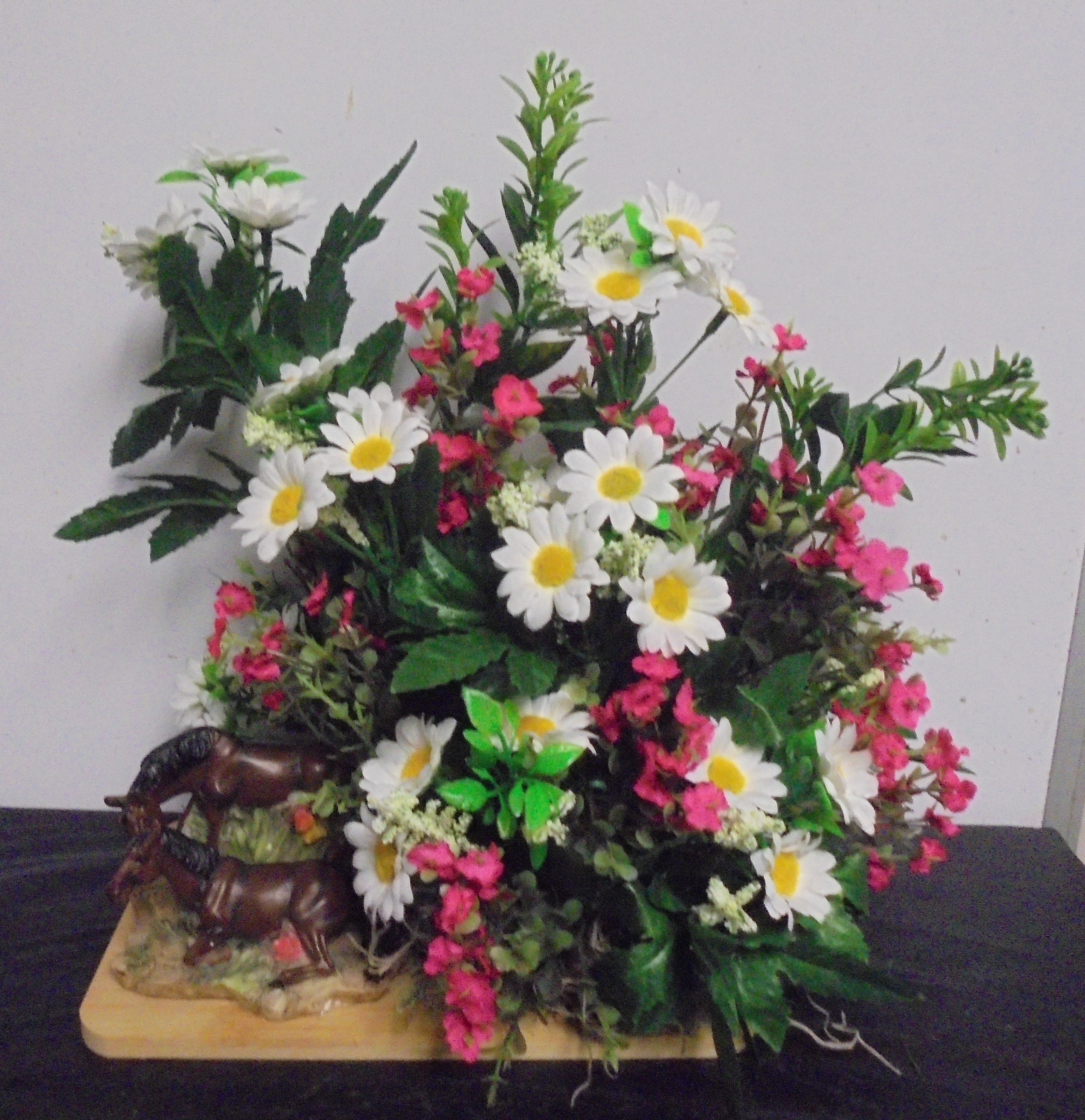 (5) "Silk" Horse Arrangement
$35.00
