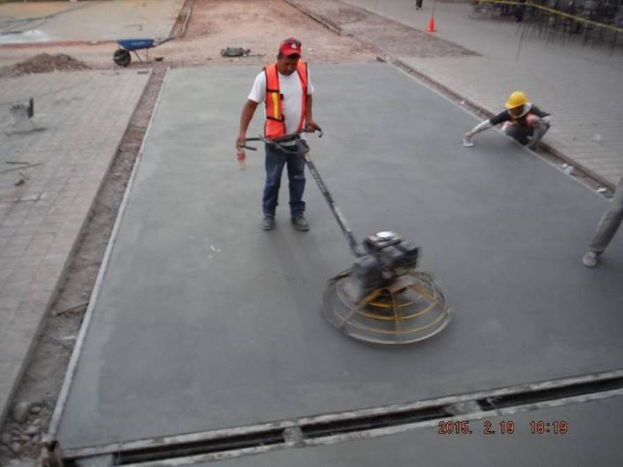 https://0201.nccdn.net/1_2/000/000/09d/a37/pulido-de-losas-de-concreto-124678-900x676.jpg